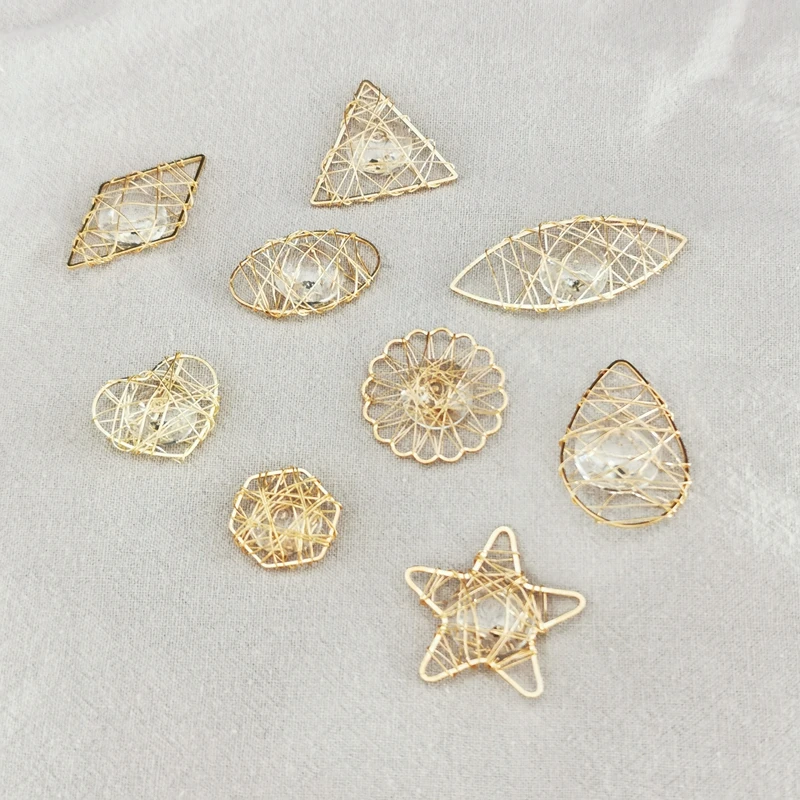 2020 New Personality Fashion Alloy Frame Alloy Wrapped Zircon Handmade Pendant Earrings Material Earrings Finding 8pcs
2020 New Personality Fashion Alloy Frame Alloy Wrapped Zircon Handmade Pendant Earrings Material Earrings Finding 8pcs