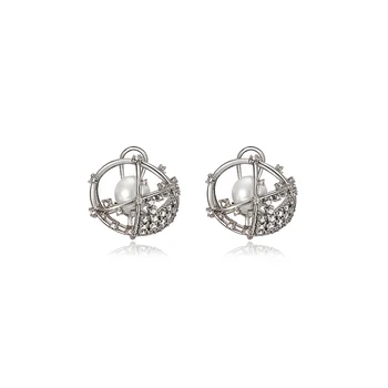 High-Grade Three-dimensional Hollow Ball Pearl Earrings Elegant Fashion Simple Earrings Earrings Female
High-Grade Three-dimensional Hollow Ball Pearl Earrings Elegant Fashion Simple Earrings Earrings Female