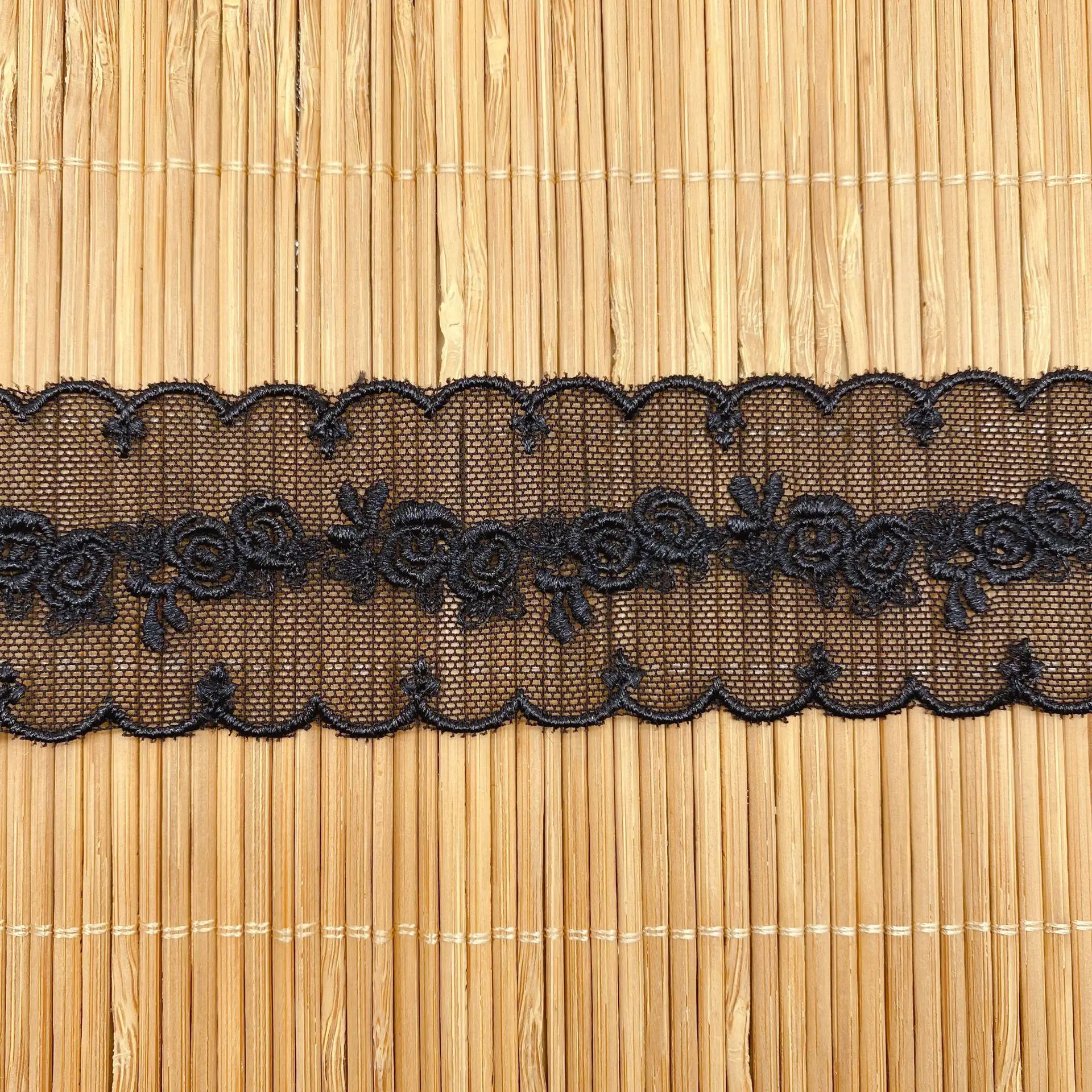 5Yards Mesh Embroidery Rose Lace Sewing Ribbon Lace Trim Garment Accessories DIY Dress Skirt Guipure Lace Trim Sewing Craft
5Yards Mesh Embroidery Rose Lace Sewing Ribbon Lace Trim Garment Accessories DIY Dress Skirt Guipure Lace Trim Sewing Craft