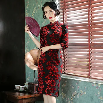 Women Qiapo Big Size Black Print Flower High Split Evening Party Dress Vestidso Mandarin Collar Vintage Button Sexy Cheongsam
Women Qiapo Big Size Black Print Flower High Split Evening Party Dress Vestidso Mandarin Collar Vintage Button Sexy Cheongsam