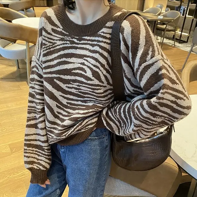 Autumn and winter new zebra sweater women's loose wear mesh red versatile lazy style round neck Pullover
Autumn and winter new zebra sweater women's loose wear mesh red versatile lazy style round neck Pullover