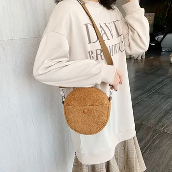 Women's Shoulder Bag Lamb Wool Small Round Crossbody Bags for Women 2020 Plush Messenger Mobile Phone Bag Female Handbag Bolsas
Women's Shoulder Bag Lamb Wool Small Round Crossbody Bags for Women 2020 Plush Messenger Mobile Phone Bag Female Handbag Bolsas