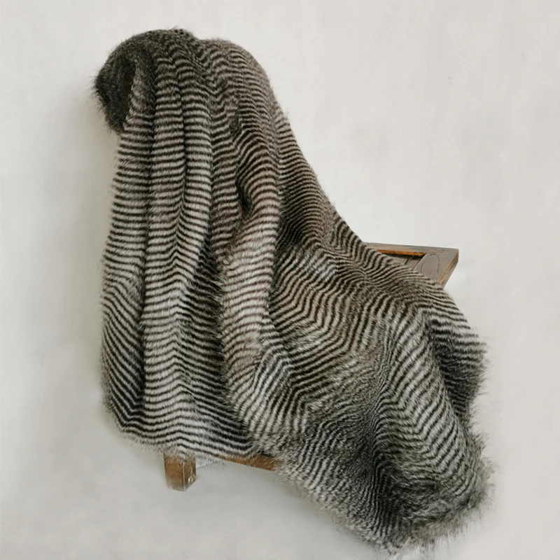 Modern style Big Size Gray Color Feather Faux Fur Blanket, Decorative Fur Cover Cloth ,Artificial fur blanket
Modern style Big Size Gray Color Feather Faux Fur Blanket, Decorative Fur Cover Cloth ,Artificial fur blanket