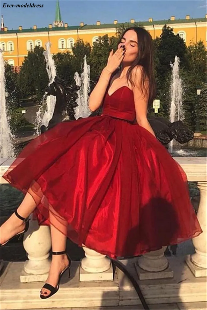 Burgundy Graduation Dresses Short Tea-Length Sweetheart Lace Up Back Soft Tulle Simple Homecoming Gown Cocktail Dress Plus Size
Burgundy Graduation Dresses Short Tea-Length Sweetheart Lace Up Back Soft Tulle Simple Homecoming Gown Cocktail Dress Plus Size