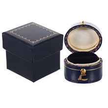 1pc Mini Ring Box Oval-shaped Ring Box Portable Jewelry Box with Packing Box 
1pc Mini Ring Box Oval-shaped Ring Box Portable Jewelry Box with Packing Box