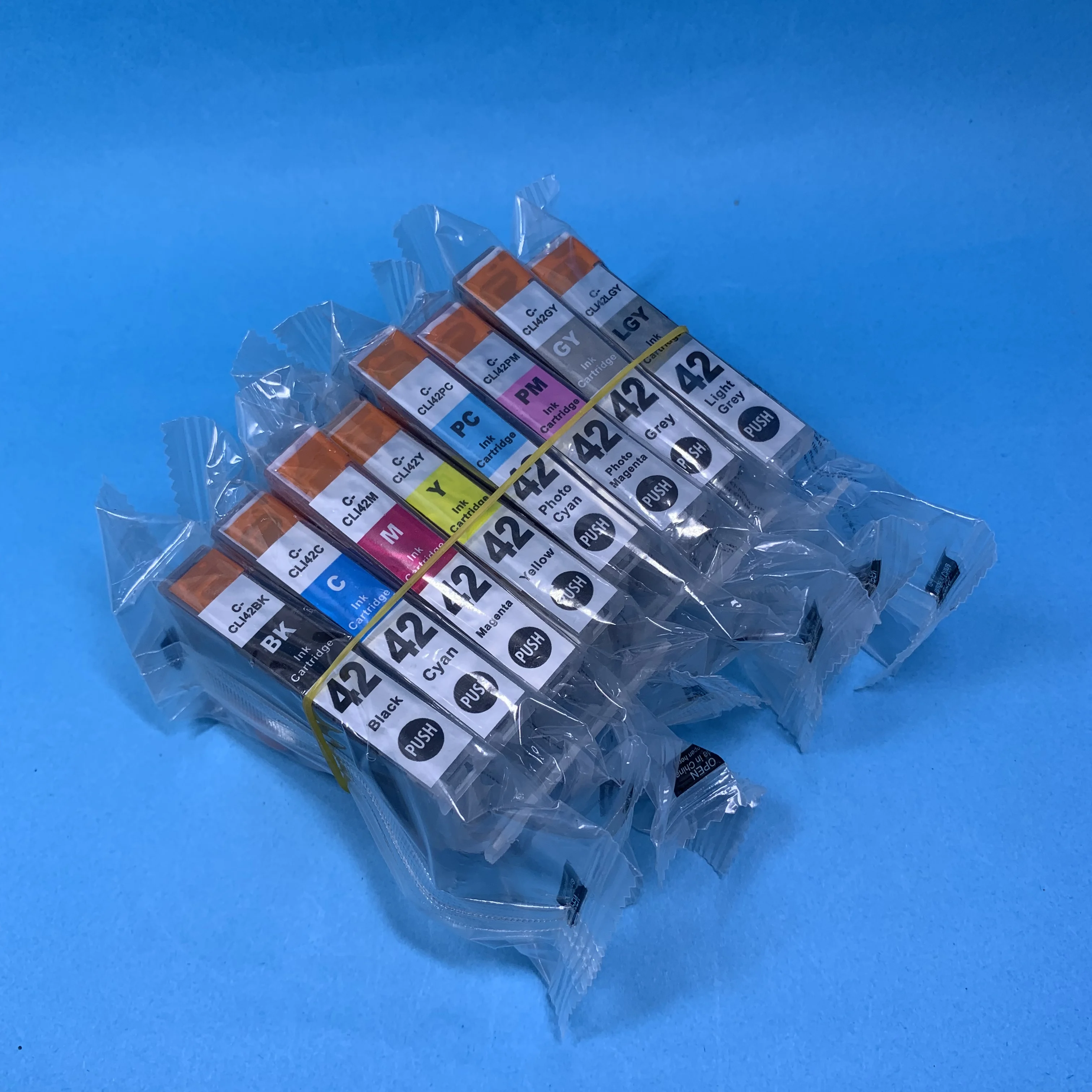 YOTAT 1set compatible ink cartridge CLI-42 CLI 42 With Chip Compatible For Canon PIXMA Pro-100 100S Printer
YOTAT 1set compatible ink cartridge CLI-42 CLI 42 With Chip Compatible For Canon PIXMA Pro-100 100S Printer