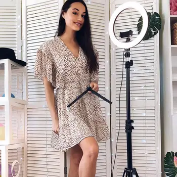 10 Inch LED Photographic Lighting Selife Ring Light USB Ring Lamp For Telephone With Tripod Stand Use In Youtuber,Video,makeup
10 Inch LED Photographic Lighting Selife Ring Light USB Ring Lamp For Telephone With Tripod Stand Use In Youtuber,Video,makeup