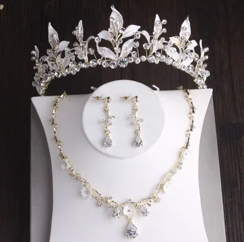 Baroque Vintage Gold Crystal Bridal Jewelry Sets Rhinestone Crown Tiaras Earring Choker Necklace Bride African Beads Jewelry Set
Baroque Vintage Gold Crystal Bridal Jewelry Sets Rhinestone Crown Tiaras Earring Choker Necklace Bride African Beads Jewelry Set