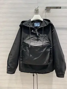 2020 Runway Fashion Retro Black Nylon Jacket Women Hot Sale Hoodies Long Sleeves Big Pockets Jacket Vintage Top Quality Elegant
2020 Runway Fashion Retro Black Nylon Jacket Women Hot Sale Hoodies Long Sleeves Big Pockets Jacket Vintage Top Quality Elegant