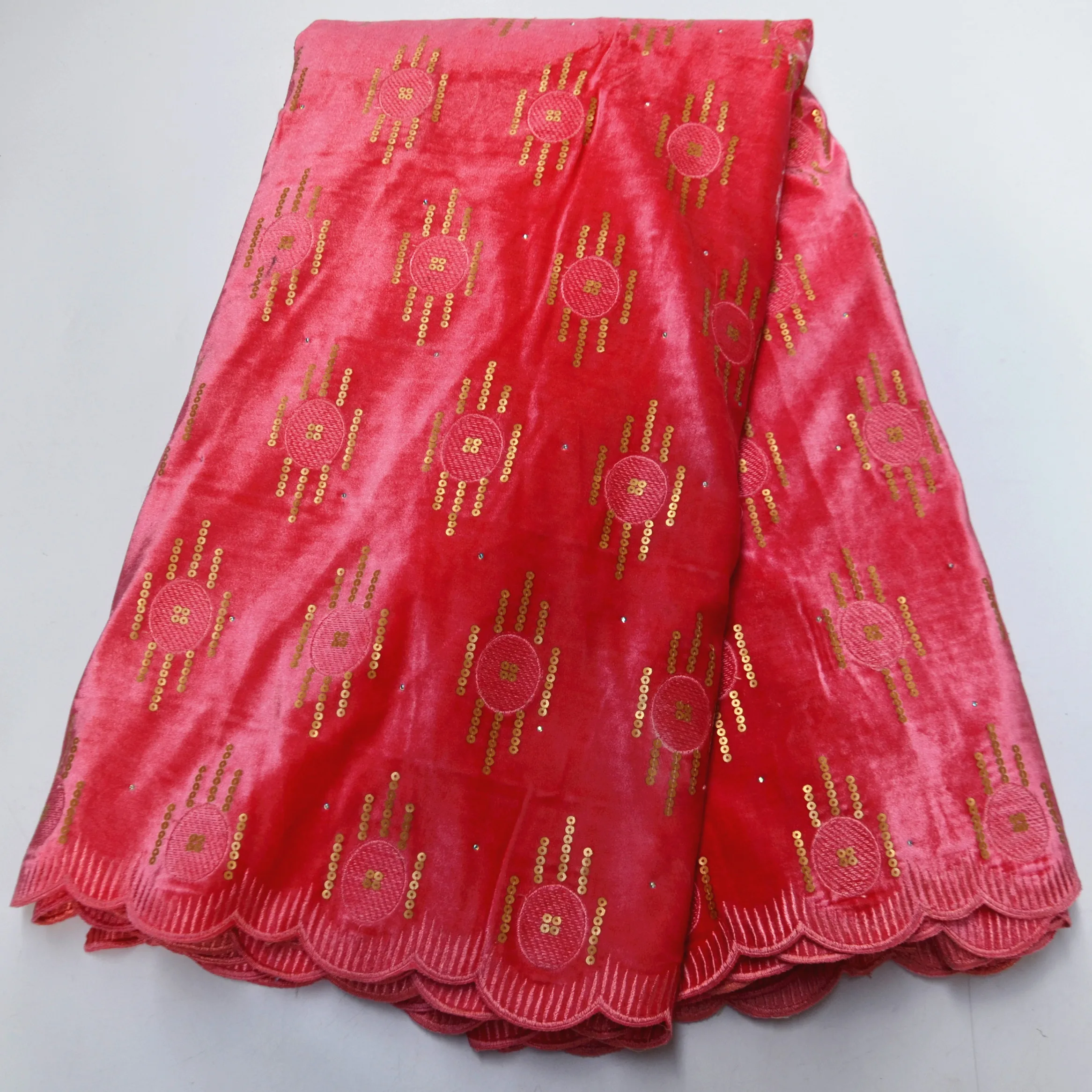 nigerian korea Velvet Lace Fabric 2020 Lace Luxury Top Quality african Velvet Lace Fabric With Sequins Embroidered for dress
nigerian korea Velvet Lace Fabric 2020 Lace Luxury Top Quality african Velvet Lace Fabric With Sequins Embroidered for dress