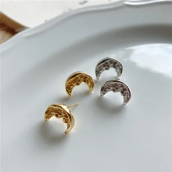 RUIYI Real 925 Sterling Silver Original Creative Design Simple Irregular Moon Stud Earrings Women Potholes Crescent Ear Studs
RUIYI Real 925 Sterling Silver Original Creative Design Simple Irregular Moon Stud Earrings Women Potholes Crescent Ear Studs