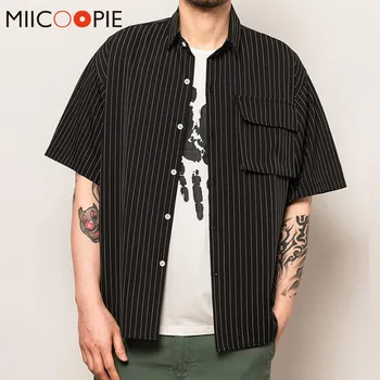 Summer Black And White Striped Shirt Men 2020 New Oversized Short Sleeve Blouse Vintage Streetwear Men Hip Hop Harajuku Shirt 
Summer Black And White Striped Shirt Men 2020 New Oversized Short Sleeve Blouse Vintage Streetwear Men Hip Hop Harajuku Shirt