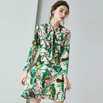 Silk Dress Women Green 2020 Spring New Flowers Birds Printed Lace-up Bow Collar Long Sleeves Slim A Line Dress Above The Knees
Silk Dress Women Green 2020 Spring New Flowers Birds Printed Lace-up Bow Collar Long Sleeves Slim A Line Dress Above The Knees