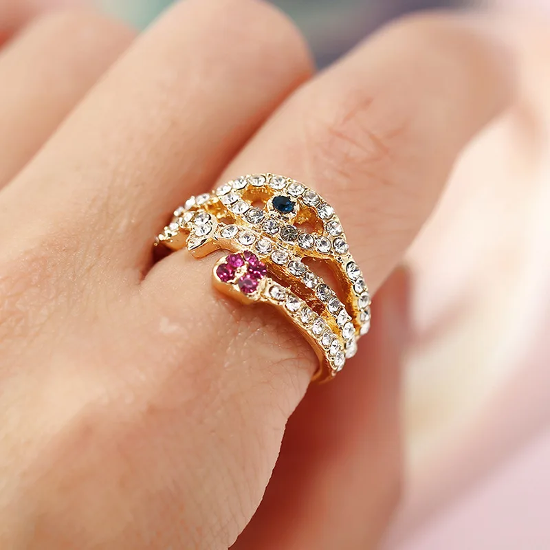 Hot Punk Simple Shiny Gold Color Evil Eye Shaped Rhinestone Statement Ring for Women Men Fashion Jewelry Gift 
Hot Punk Simple Shiny Gold Color Evil Eye Shaped Rhinestone Statement Ring for Women Men Fashion Jewelry Gift