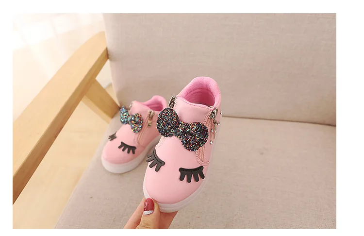 Size 21-30 Children's Glowing Sneakers Children Princess Girls LED Shoes Cute Baby Sneakers and Light Shoes Glowing