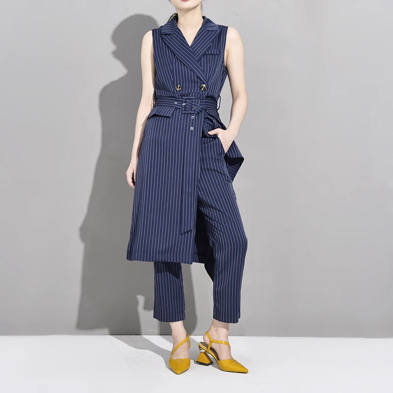 LANMREM 2019 Autumn And Winter Turn-down Collar Sleeveless Striped OL Vest And Nine Part Pants Suit Female Set YG35805
LANMREM 2019 Autumn And Winter Turn-down Collar Sleeveless Striped OL Vest And Nine Part Pants Suit Female Set YG35805