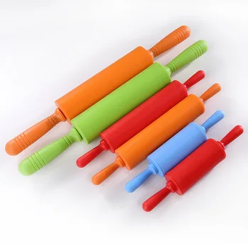 Silicone Rolling Pin Wood Handle Baking Fondant Paste Stick Rolling Pin Dumpling Maker Baking Kitchen Tool
Silicone Rolling Pin Wood Handle Baking Fondant Paste Stick Rolling Pin Dumpling Maker Baking Kitchen Tool