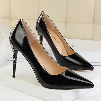 High Heel Womens Shoes Pumps Sexy Metal Fretwork 10cm Thin Heel Shallow Women Black Shoes Pointed Leather Single Shoes
High Heel Womens Shoes Pumps Sexy Metal Fretwork 10cm Thin Heel Shallow Women Black Shoes Pointed Leather Single Shoes