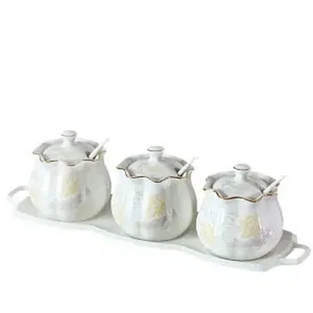 European-style Household Seasoning Pot Ceramic Seasoning Pot Craft Salt Shaker with Lid Three-piece Seasoning Box White Gold 
European-style Household Seasoning Pot Ceramic Seasoning Pot Craft Salt Shaker with Lid Three-piece Seasoning Box White Gold