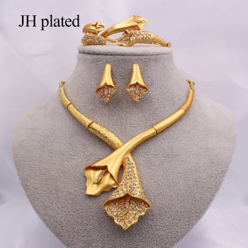 Dubai gold color jewelry sets for women African wedding gifts bridal collares Party Bracelet Necklace earrings ring set 
Dubai gold color jewelry sets for women African wedding gifts bridal collares Party Bracelet Necklace earrings ring set