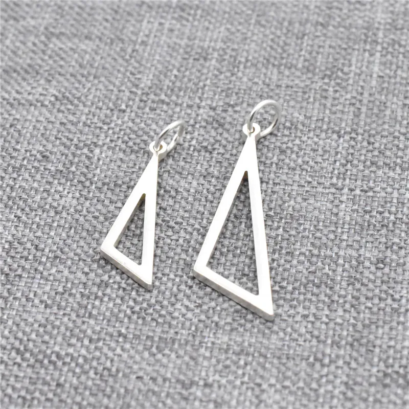 10 Pieces of 925 Sterling Silver Shiny Triangle Charms for Bracelet Necklace Earring
10 Pieces of 925 Sterling Silver Shiny Triangle Charms for Bracelet Necklace Earring