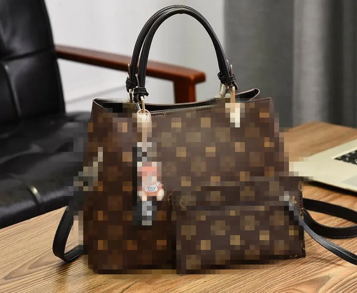 2019 Korean version of the wild simple ladies Shell bag handbag Shoulder bag Messenger bag juxin 29X13X22.5cm
2019 Korean version of the wild simple ladies Shell bag handbag Shoulder bag Messenger bag juxin 29X13X22.5cm