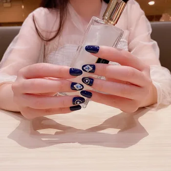24Pcs/boxed with Bule Gemstones glitter nail tips Bride Wedding Detachable Women Wearable Full Cover Fake Fingernail with Glue
24Pcs/boxed with Bule Gemstones glitter nail tips Bride Wedding Detachable Women Wearable Full Cover Fake Fingernail with Glue