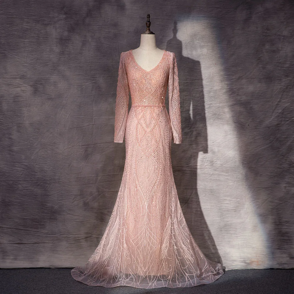 2021 Couture Pink Long Sleeve Crystal Evening Dresses V Neck Beaded Lace Embroidery Women Party Gown Mermaid Custom Plus Size
2021 Couture Pink Long Sleeve Crystal Evening Dresses V Neck Beaded Lace Embroidery Women Party Gown Mermaid Custom Plus Size