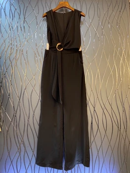 2020 Early Autumn New Women's Deep V-neck Back Zipper Decorative Buckle Waist Hugging Sleeveless Jumpsuit 808
2020 Early Autumn New Women's Deep V-neck Back Zipper Decorative Buckle Waist Hugging Sleeveless Jumpsuit 808