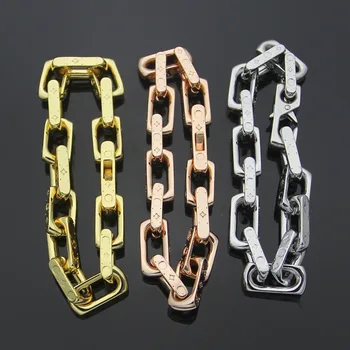 Factory price wholesale V square chain bracelet four-leaf flower color men's bracelet for trade large men's style thick bracelet
Factory price wholesale V square chain bracelet four-leaf flower color men's bracelet for trade large men's style thick bracelet