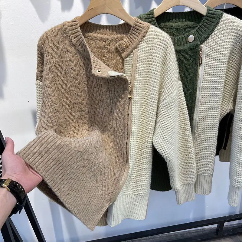 New Women's Clothing 2022 Autumn Winter Design Sense Irregular Zipper Sweater Knit Shirt Top Pull Femme 
New Women's Clothing 2022 Autumn Winter Design Sense Irregular Zipper Sweater Knit Shirt Top Pull Femme