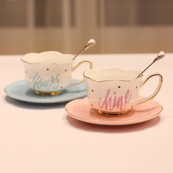 Luxury European Coffee Cups Porcelain Creative British Cups with Handle Reusable Tasse A Cafe Ceramique Home Decoration Luxury
Luxury European Coffee Cups Porcelain Creative British Cups with Handle Reusable Tasse A Cafe Ceramique Home Decoration Luxury