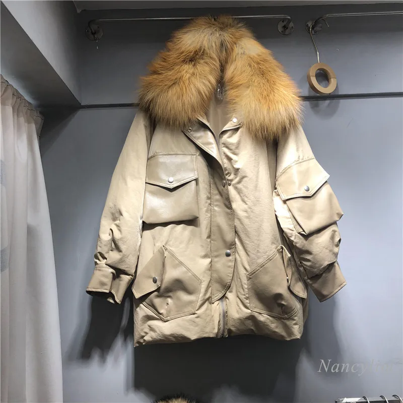 Nancylim White Duck Down 2020 Jacket Women New Real Fox Fur Collar Stitching Leather Long Winter Coat Mujer Chaqueta
Nancylim White Duck Down 2020 Jacket Women New Real Fox Fur Collar Stitching Leather Long Winter Coat Mujer Chaqueta
