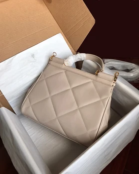 free shipping 2020 the new style fashion and elegant genuine cow leather women handbag one shoulder bag crossbody bag 25cm4color
free shipping 2020 the new style fashion and elegant genuine cow leather women handbag one shoulder bag crossbody bag 25cm4color