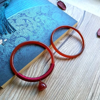 Natural red agate fine-striped ice bracelet woman sends friend to bring
Natural red agate fine-striped ice bracelet woman sends friend to bring