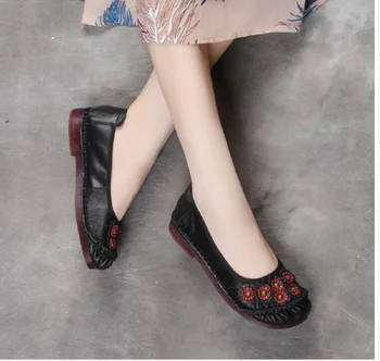 Summer new women's shoes Genuine Leather Flat Shoes Ladies Leisure work Solid color Loafers Low heel soft bottom shoes
Summer new women's shoes Genuine Leather Flat Shoes Ladies Leisure work Solid color Loafers Low heel soft bottom shoes
