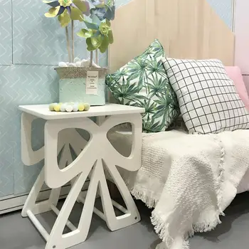 Girls heart Nordic style simple creative bedside table bow shape bedside coffee table
Girls heart Nordic style simple creative bedside table bow shape bedside coffee table