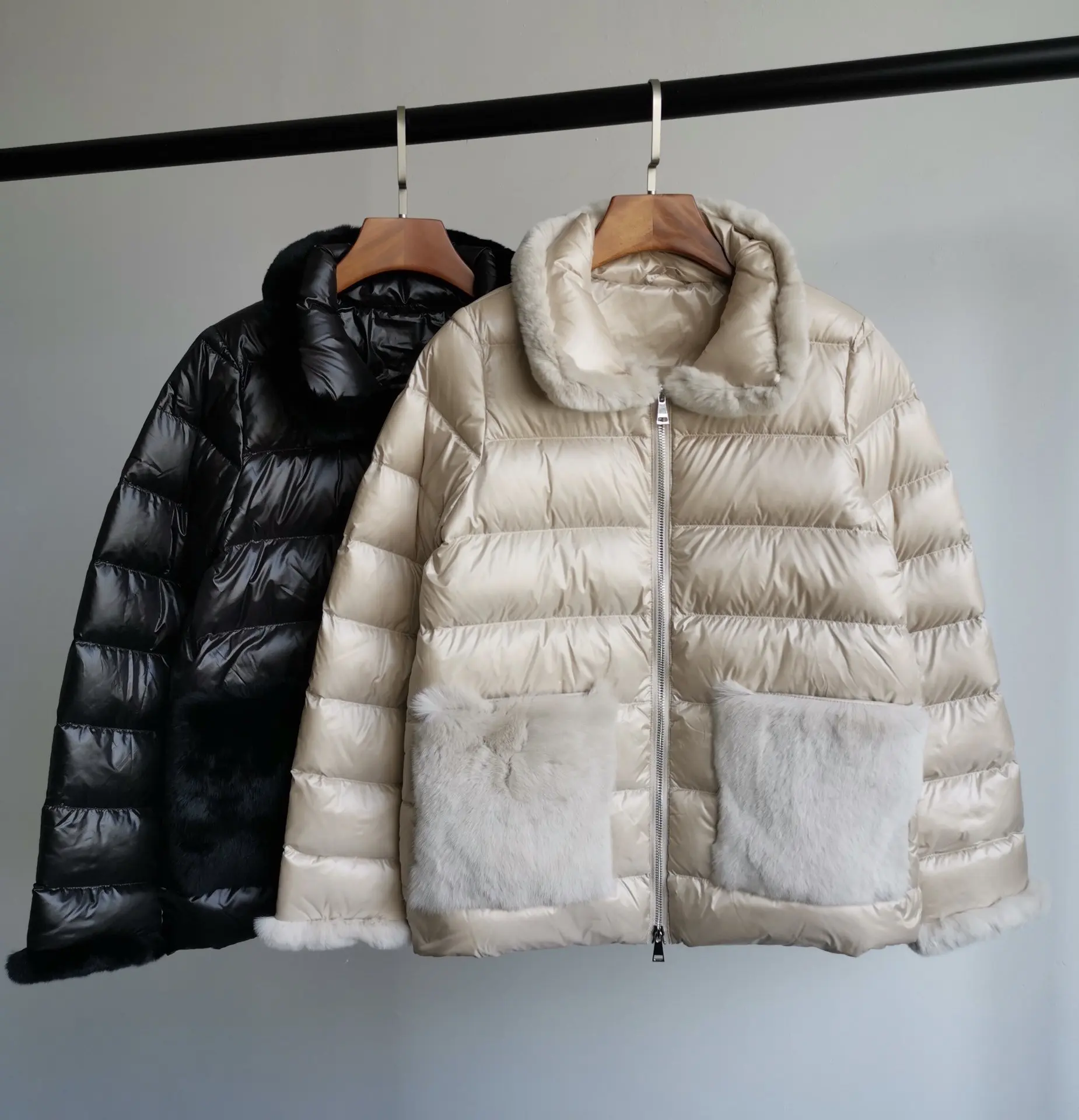 2019 new ladies high quality fashion long sleeve stand collar stitching down jacket 1023
2019 new ladies high quality fashion long sleeve stand collar stitching down jacket 1023