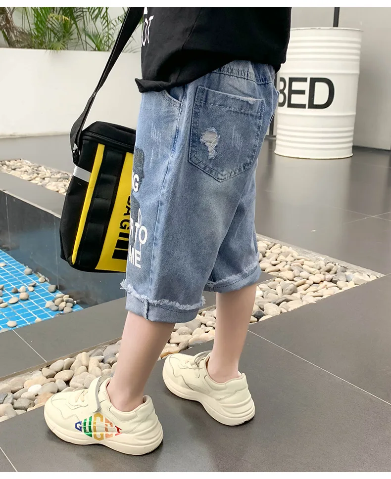 Boys Printed-Pattern Denim Shorts
