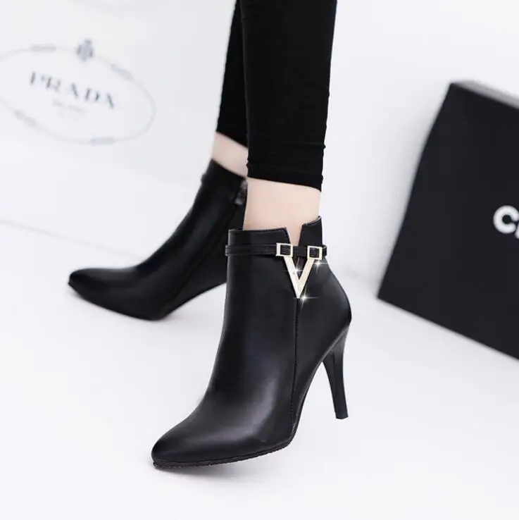 Spring Autumn Stiletto Thin High Heel Martin boots Pointed Toe Faux Leather Zipper Style Sexy Ankle Womens Boots Bota Feminina
Spring Autumn Stiletto Thin High Heel Martin boots Pointed Toe Faux Leather Zipper Style Sexy Ankle Womens Boots Bota Feminina