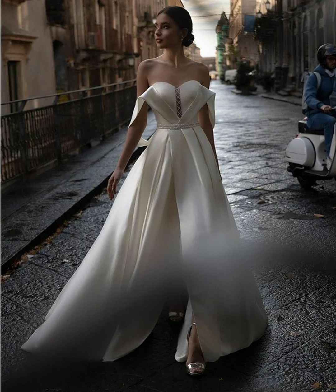 Long Off Shoulder Satin Wedding Dresses with Pockets Button Back Vestidos de Novia Abendkleid Bridal Gown for Women
Long Off Shoulder Satin Wedding Dresses with Pockets Button Back Vestidos de Novia Abendkleid Bridal Gown for Women