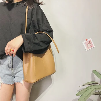 2020 tide texture bag women's bag large capacity new fashion shoulder bag texture net red bucket bag
2020 tide texture bag women's bag large capacity new fashion shoulder bag texture net red bucket bag