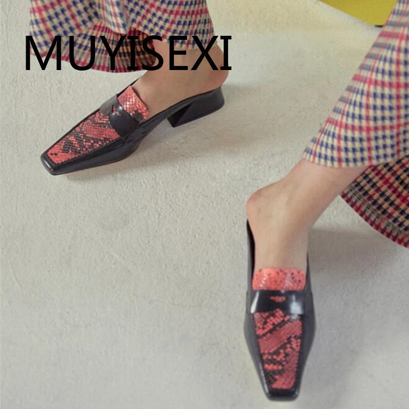 New python pattern fashion square toe 3cm low strange heel slip on mules women leisure cozy soft daily wear pumps HL239 MUYISEXI
New python pattern fashion square toe 3cm low strange heel slip on mules women leisure cozy soft daily wear pumps HL239 MUYISEXI