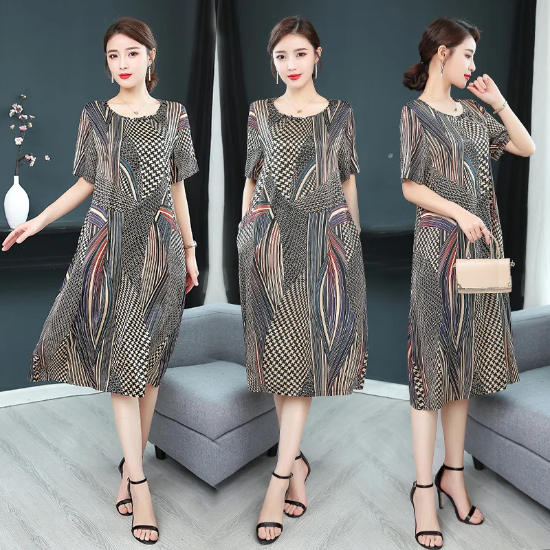 Photo Shoot Mom Silk Dress Hangzhou 2019 Summer New Style Short Sleeve Loose And Plus-sized Slimming Mulberry Silk Skirt
Photo Shoot Mom Silk Dress Hangzhou 2019 Summer New Style Short Sleeve Loose And Plus-sized Slimming Mulberry Silk Skirt