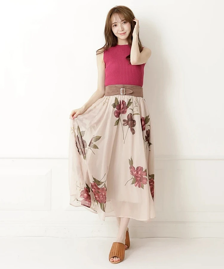 In early autumn of 2020, the new large flower printed skirt is thin and waist-sealed umbrella skirt
In early autumn of 2020, the new large flower printed skirt is thin and waist-sealed umbrella skirt