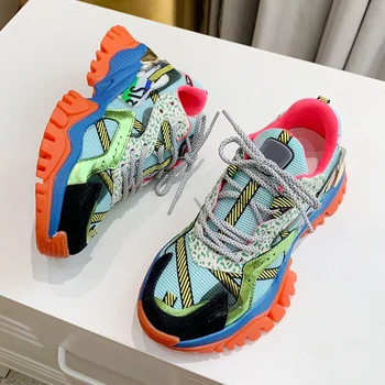 VL V French brand fashion Sneakers women shoes counter the latest vamp leather top luxury standard manufacturing fine packaging
VL V French brand fashion Sneakers women shoes counter the latest vamp leather top luxury standard manufacturing fine packaging