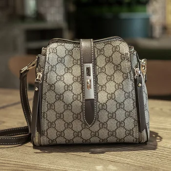 2020 New Fashion Trend Printing Shoulder Messenger crossbody Handbag Wild Large Capacity Drawstring Women's Bucket Bag
2020 New Fashion Trend Printing Shoulder Messenger crossbody Handbag Wild Large Capacity Drawstring Women's Bucket Bag