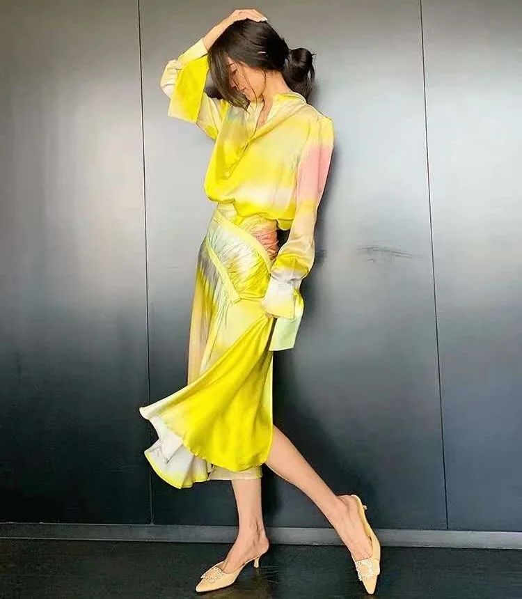 High Quality Skirt Suits 2020 Spring Summer Two Piece Set Women Gradient Color Print Tops Shirt+Mid-Calf Skirt Set Female 
High Quality Skirt Suits 2020 Spring Summer Two Piece Set Women Gradient Color Print Tops Shirt+Mid-Calf Skirt Set Female