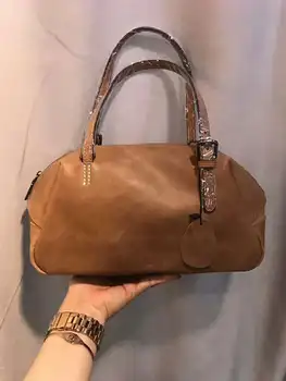 Fashion Famous Luxury Brand Style Women Bags The Pouch Bag Solid Handbag Genuine Leather Day Clutch Cowhide Quality Shell Bag
Fashion Famous Luxury Brand Style Women Bags The Pouch Bag Solid Handbag Genuine Leather Day Clutch Cowhide Quality Shell Bag