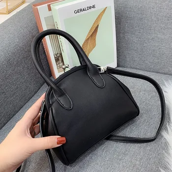 Women's bag 2020 new fashion PU leather fashion solid color shell portable fashion elegant shoulder simple messenger bag
Women's bag 2020 new fashion PU leather fashion solid color shell portable fashion elegant shoulder simple messenger bag